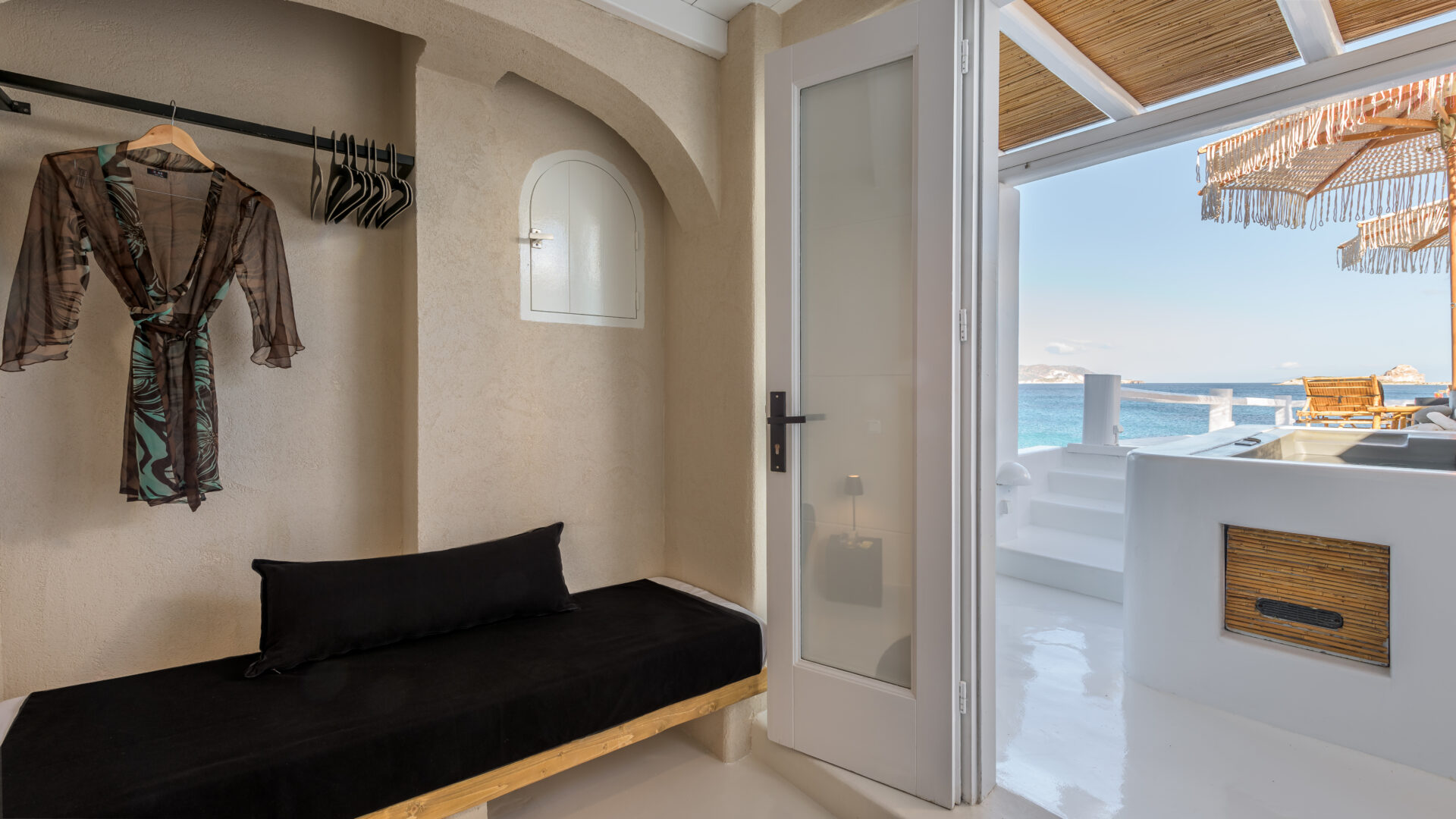 The White Villa Captain zeppos Milos Greece
